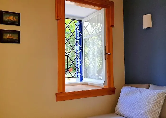 Yard Of Epicurus - η αυλή του επίκουρου Kato Gatzea