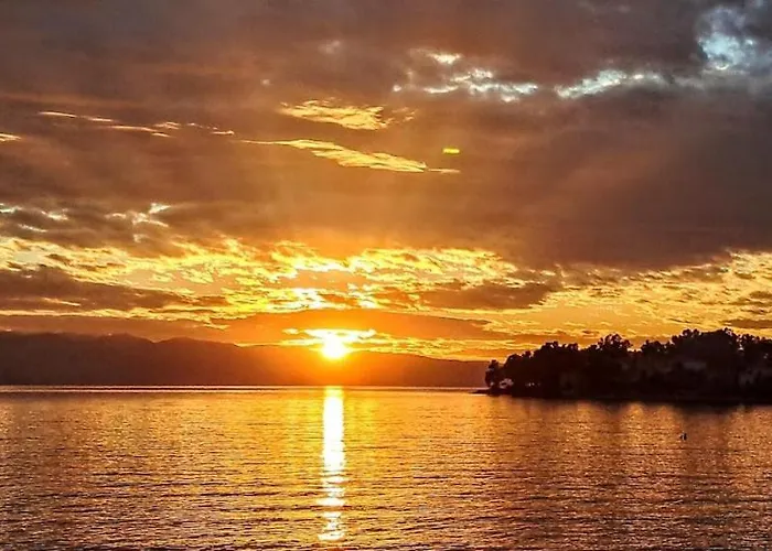 Yard Of Epicurus - η αυλή του επίκουρου Сasa de vacaciones *