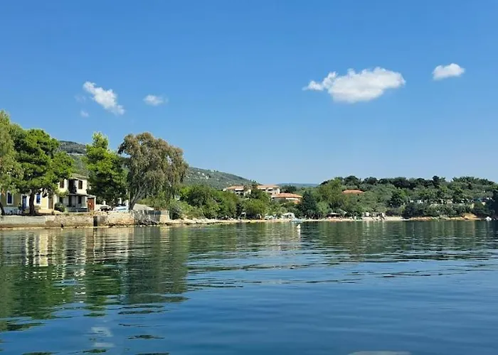 Yard Of Epicurus - η αυλή του επίκουρου Сasa de vacaciones