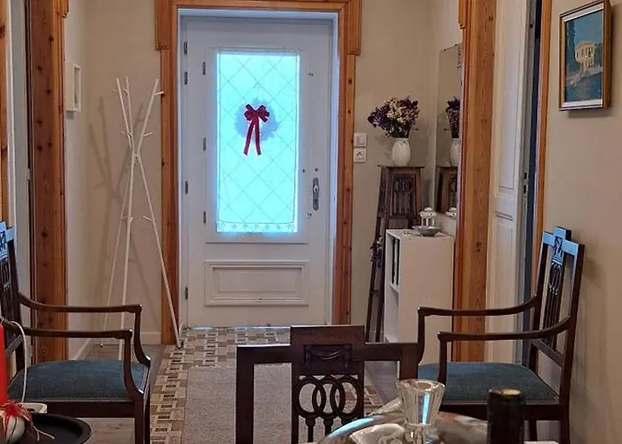 Yard Of Epicurus - η αυλή του επίκουρου *