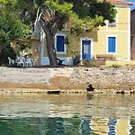Yard Of Epicurus - η αυλή του επίκουρου Kato Gatzea