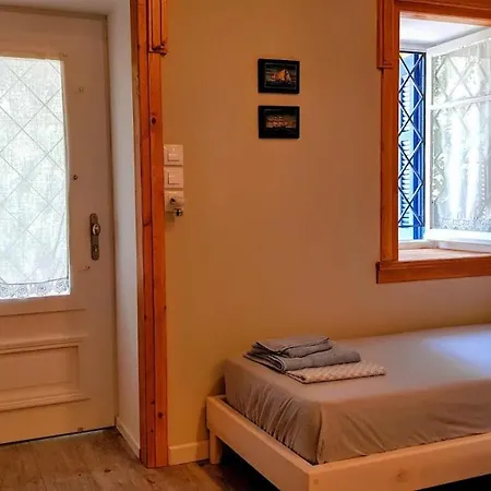 Yard Of Epicurus - η αυλή του επίκουρου Feriehus