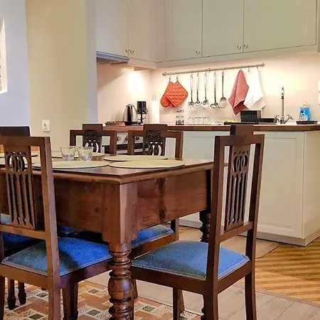 Yard Of Epicurus - η αυλή του επίκουρου Kato Gatzea