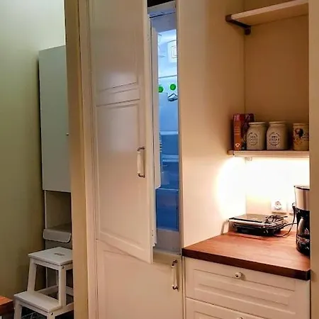 Yard Of Epicurus - η αυλή του επίκουρου Kato Gatzea