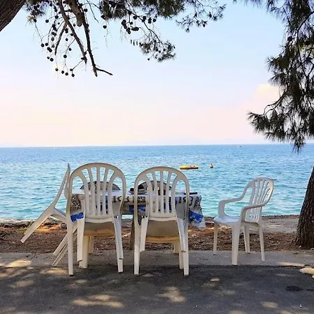 Yard Of Epicurus - η αυλή του επίκουρου Kato Gatzea