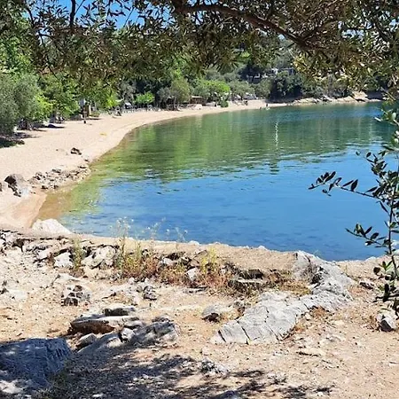 Yard Of Epicurus - η αυλή του επίκουρου Kato Gatzea