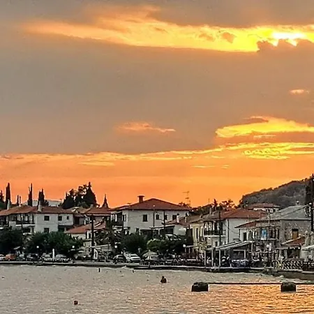 Yard Of Epicurus - η αυλή του επίκουρου