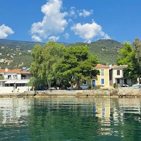 Yard Of Epicurus - η αυλή του επίκουρου *