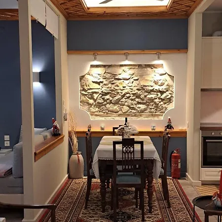 Yard Of Epicurus - η αυλή του επίκουρου *