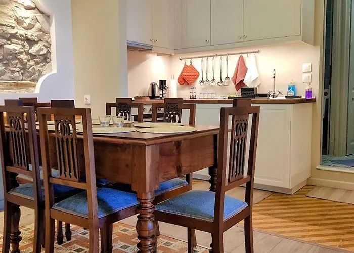 Yard Of Epicurus - η αυλή του επίκουρου Kato Gatzea